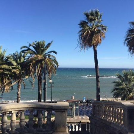 Petit Avec Classe Sanremo Bagian luar foto