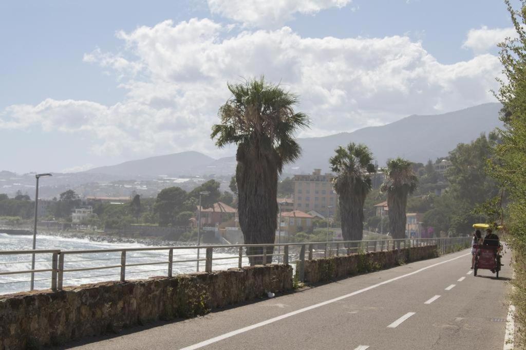 Petit Avec Classe Sanremo Bagian luar foto
