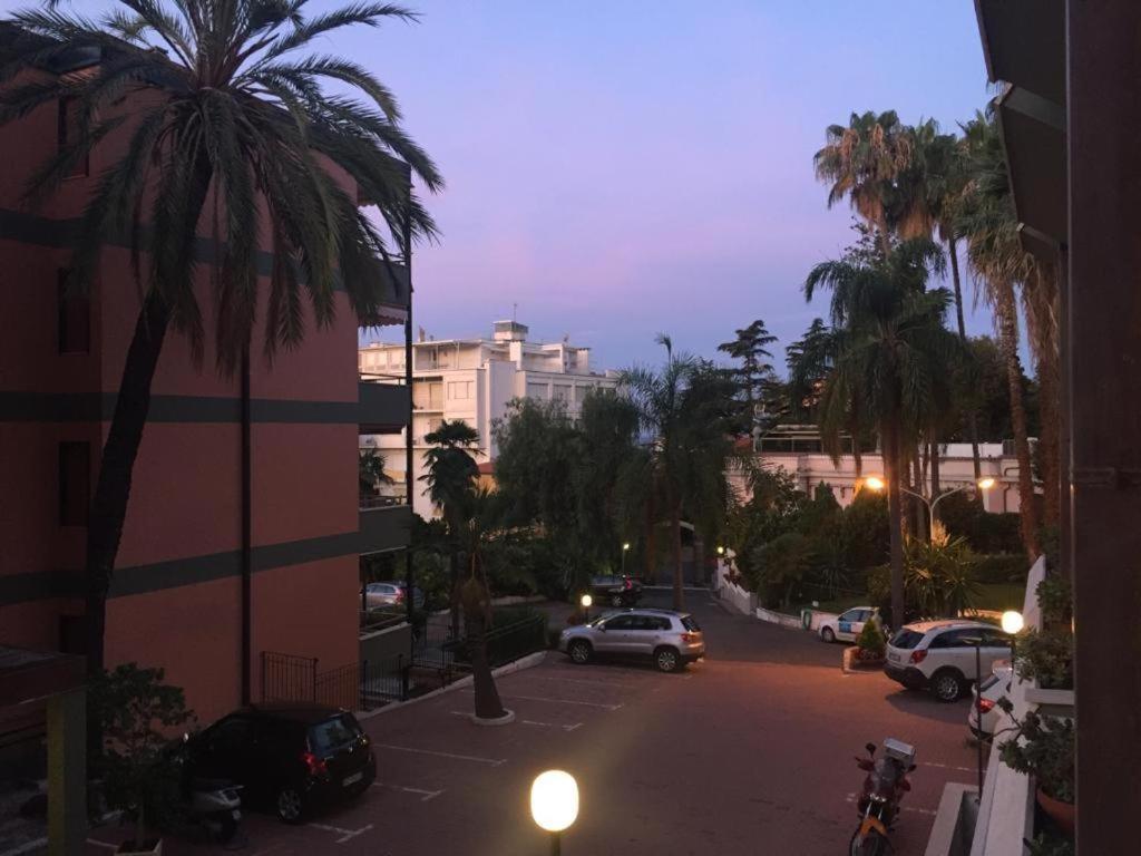 Petit Avec Classe Sanremo Bagian luar foto