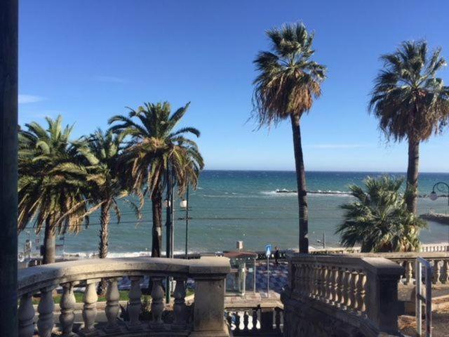 Petit Avec Classe Sanremo Bagian luar foto