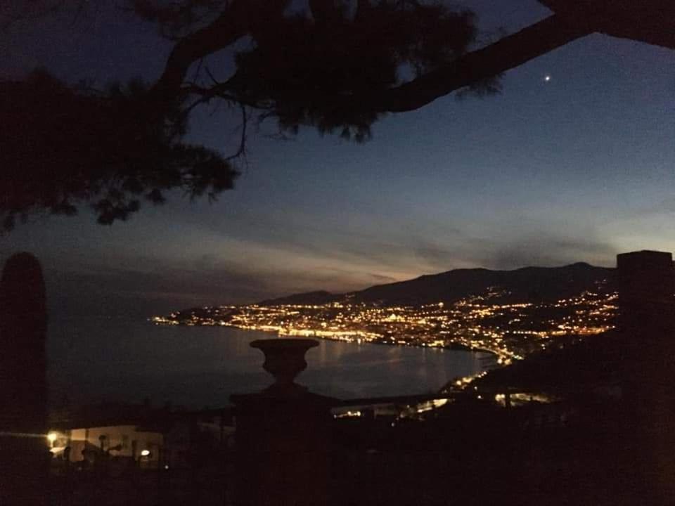 Petit Avec Classe Sanremo Bagian luar foto